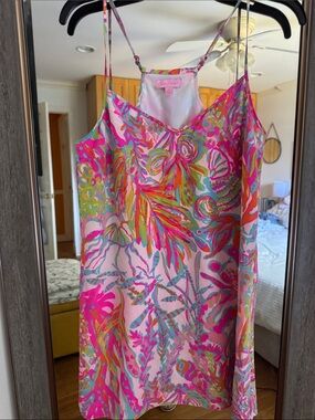 Vibrant Pink Multicolor Tropical Slip Dress Lilly Pulitzer100% silk size small🍀